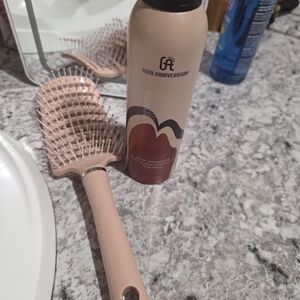 New Sealed In Box Hair Brush And Spray Combo Set.